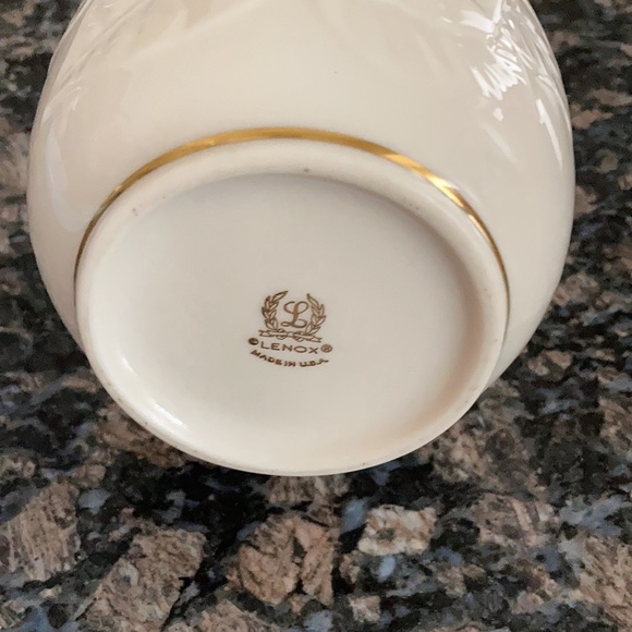 Lenox Accents Lenox Ivory Vase With Embossed Flowers Gold Trim